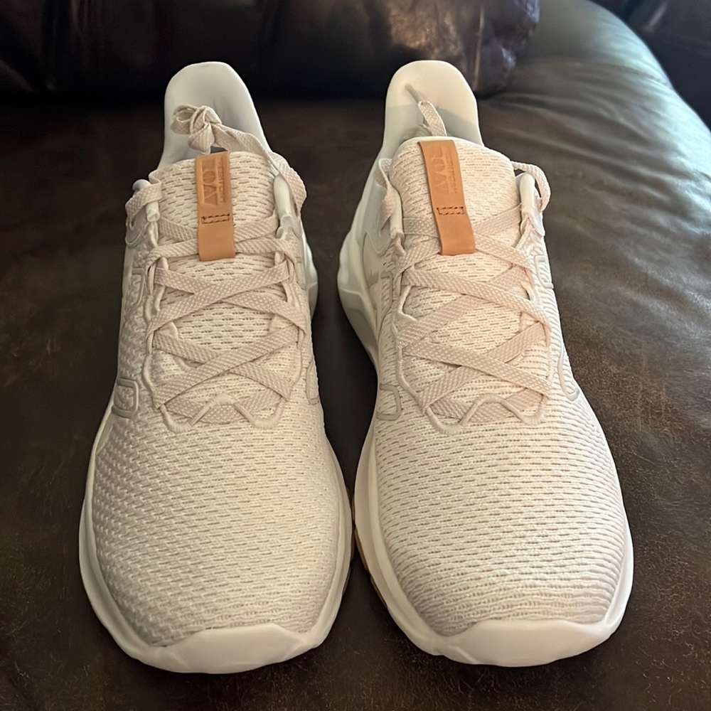 New Balance Roav